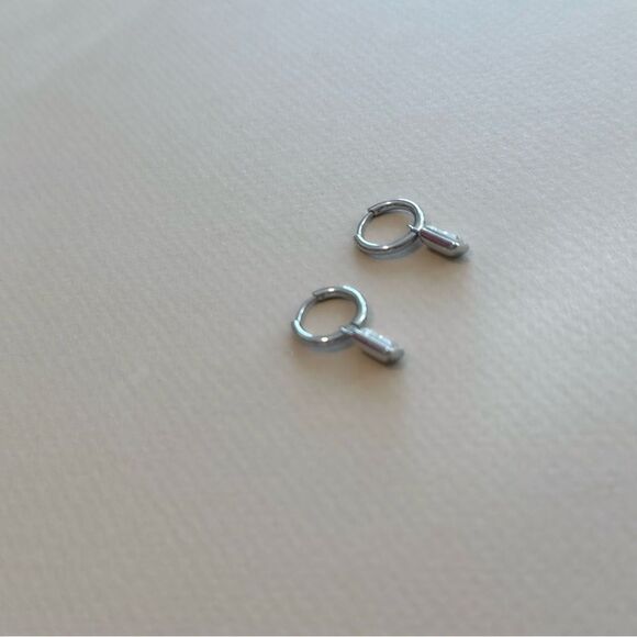 diamond Hoop Earrings M1243 - Picture 4 of 5